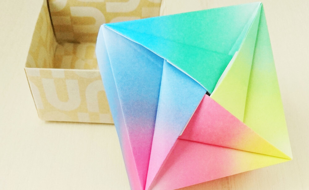 折り紙の 立体風車のふた付き箱 の作り方 Weboo ウィーブー 暮らしをつくる