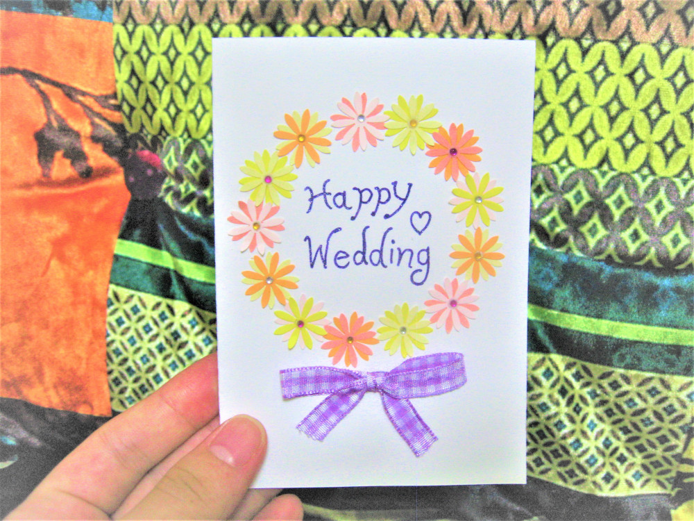 【花嫁DIY♪】「ダイソーのクラフトパンチ」で「結婚式のメッセージカード」の作り方 WEBOO[ウィーブー] 暮らしをつくる