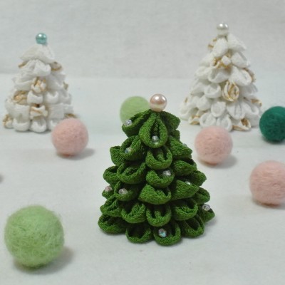 つまみ細工で作るクリスマスツリー | WEBOO[ウィーブー] 暮らしをつくる