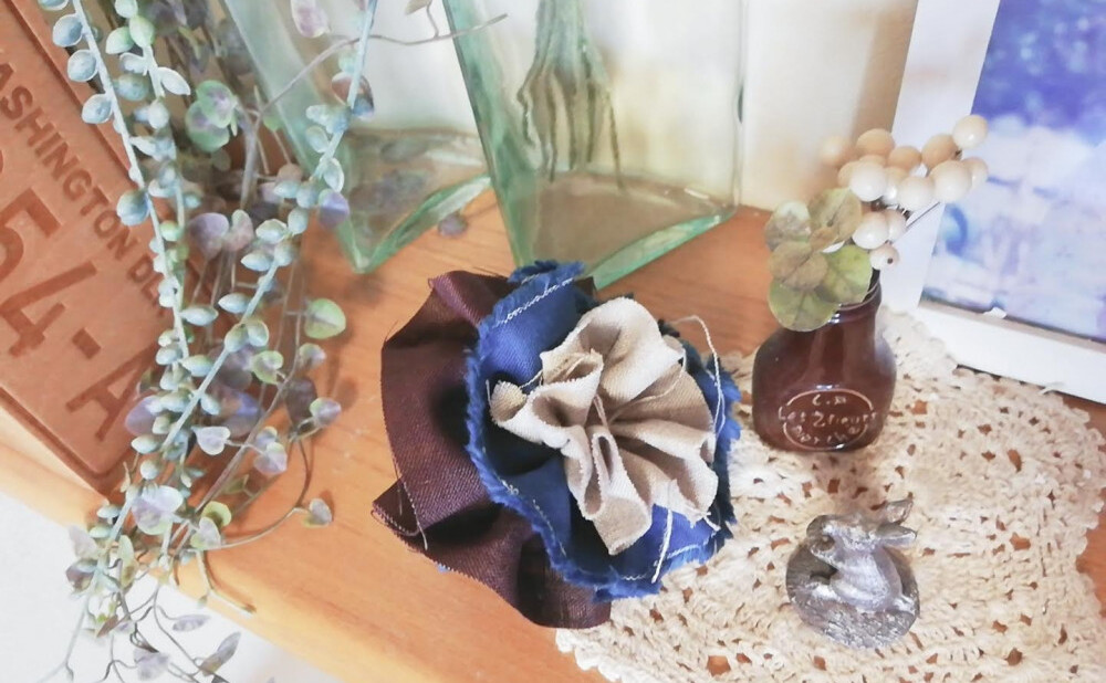 はぎれを使った花の作り方 手縫いで簡単にできるコサージュのハンドメイド方法を紹介 Weboo ウィーブー 暮らしをつくる