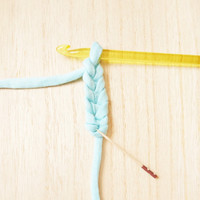 わかりやすいミサンガの簡単な編み方 刺繍糸の本数別に作り方を紹介 Weboo ウィーブー 暮らしをつくる