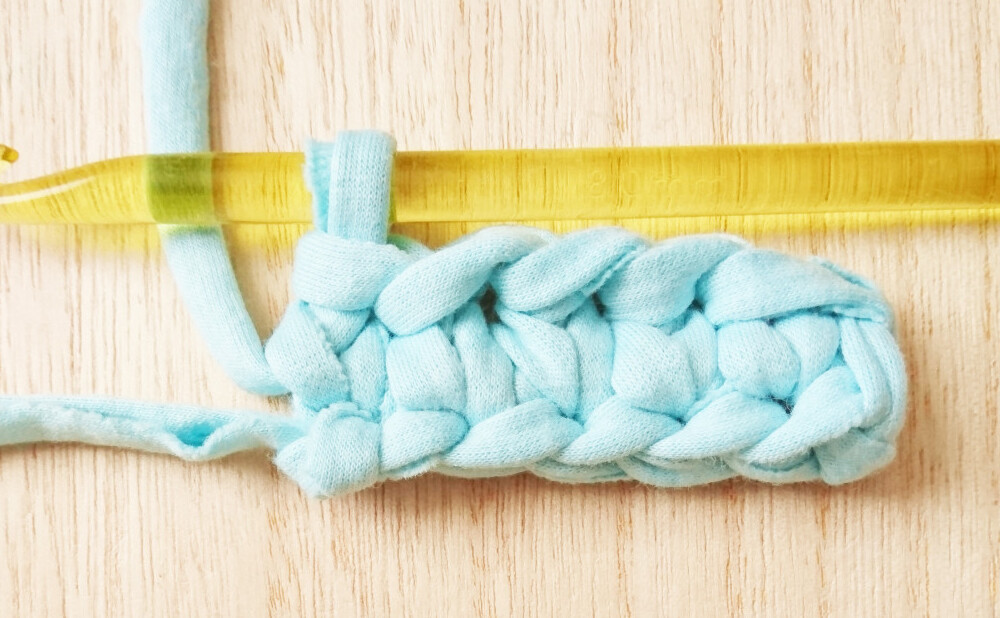 ズパゲッティの基本「細（こま）編みの編み方」 | WEBOO[ウィーブー] 暮らしをつくる