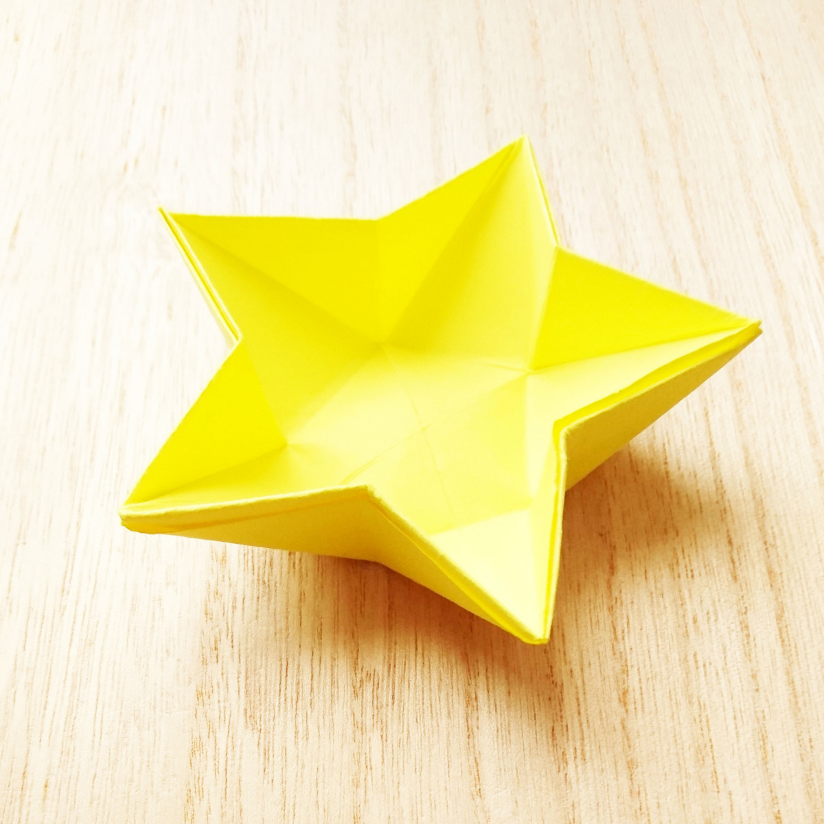 [B! 工作] 工作アイデア⑥折り紙で作る、立体的な「お星様」 - なる子とマーナル☆