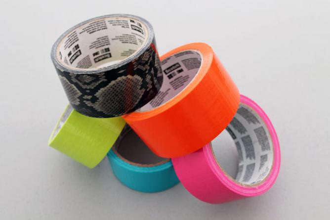 ガムテープより丈夫で強力 ダクトテープで作れるかわいい雑貨たち Weboo ウィーブー 暮らしをつくる