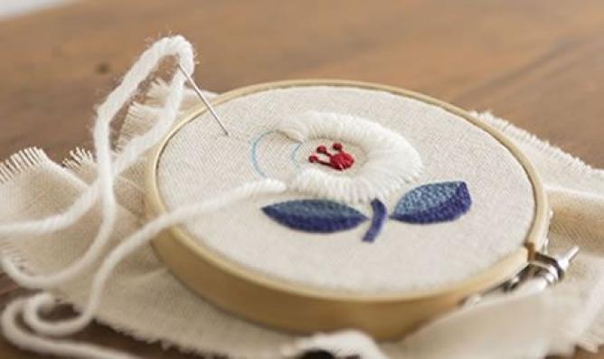 毛糸縫うだけであったかリメイク 毛糸刺繍 ウール刺繍がほっこり可愛い Weboo ウィーブー 暮らしをつくる