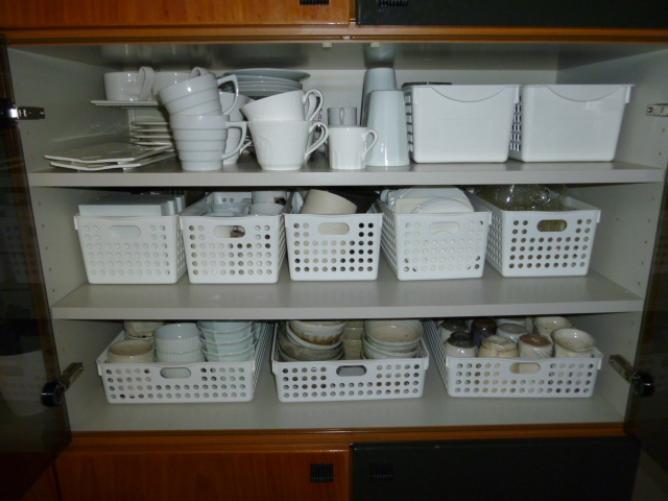 目指すはスッキリ整頓 食器棚収納を綺麗に見せるコツとアイデア集 Weboo ウィーブー 暮らしをつくる