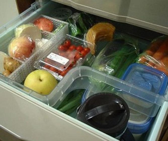 賢い人は皆やってる 冷蔵庫の野菜室収納アイデア８選 Weboo ウィーブー 暮らしをつくる