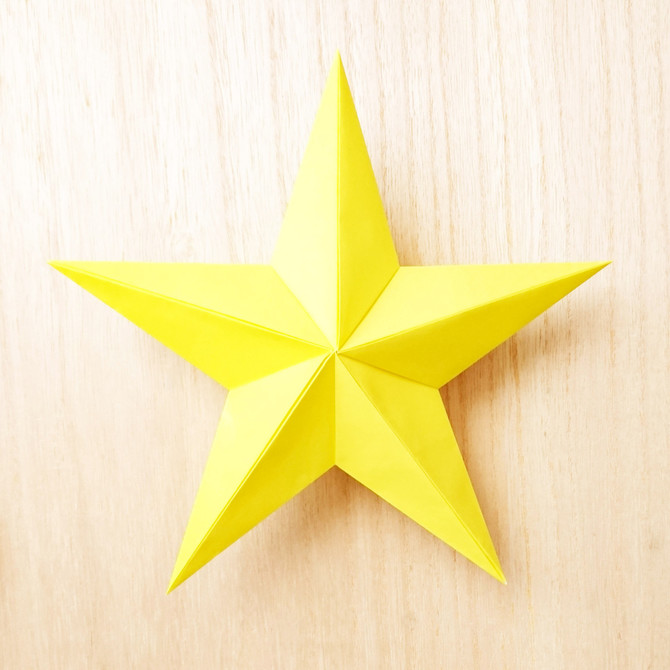 折り紙 五枚で作る立体星の折り方 ティンバーンスター Weboo ウィーブー 暮らしをつくる