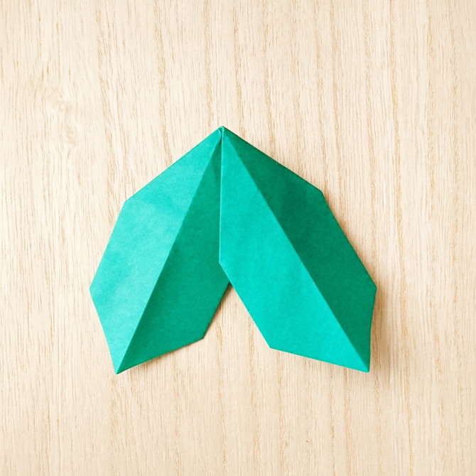 折り紙で葉っぱの作り方 子どもでも分かる簡単なリースの折り方も紹介 Weboo ウィーブー 暮らしをつくる