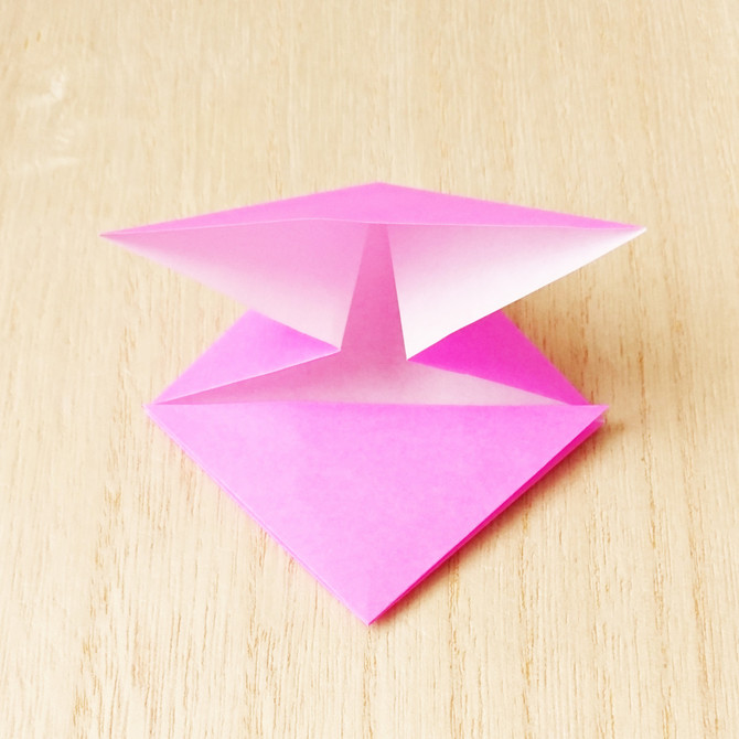 メダル折り紙の珍しい作り方 簡単にできるハート形でカワイイ折り方を紹介 Weboo ウィーブー 暮らしをつくる