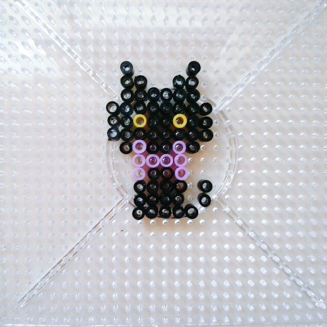 アイロンビーズでハロウィン飾りを作ろう 黒猫編 Weboo ウィーブー 暮らしをつくる