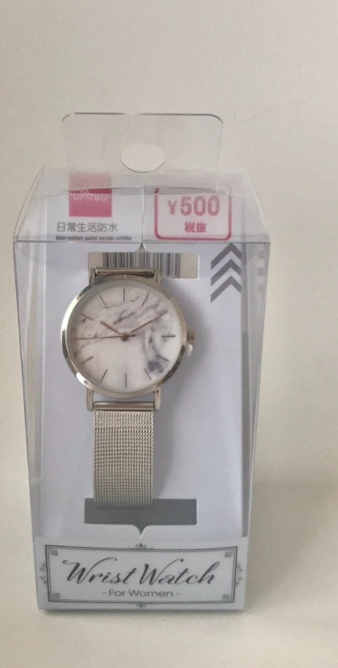 これが500円 ダイソー メッシュメタルバンドの大理石風腕時計が超高見え Weboo ウィーブー 暮らしをつくる