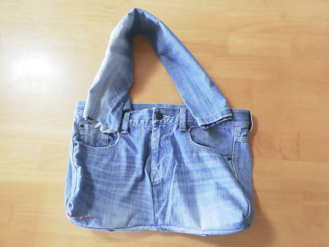 デニムリメイク】履き古したジーンズがおしゃれなバッグに変身！簡単な 