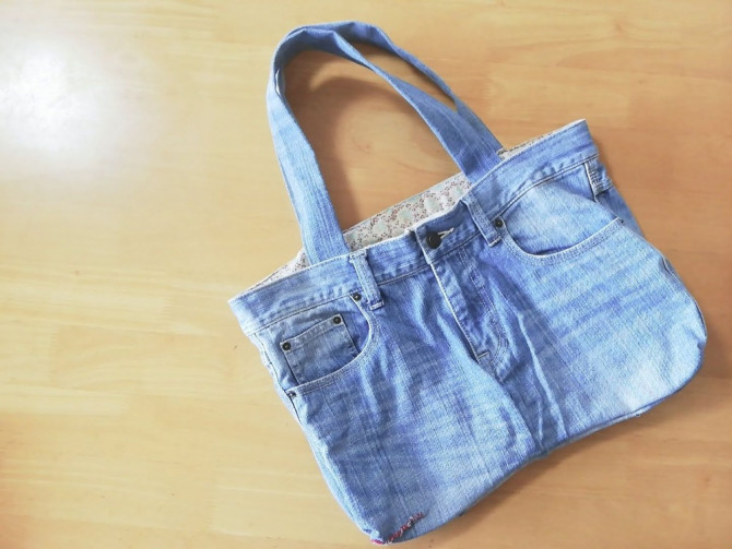 デニムリメイク 履き古したジーンズがおしゃれなバッグに変身 簡単な作り方 Weboo ウィーブー 暮らしをつくる