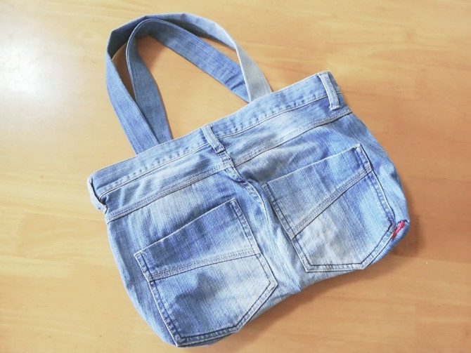 デニムリメイク 履き古したジーンズがおしゃれなバッグに変身 簡単な作り方 Weboo ウィーブー 暮らしをつくる