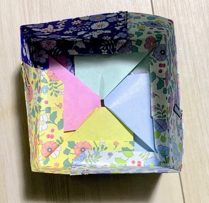 ユニット折り紙 箱の作り方 正方形の簡単で可愛い折り方を紹介 Weboo ウィーブー 暮らしをつくる