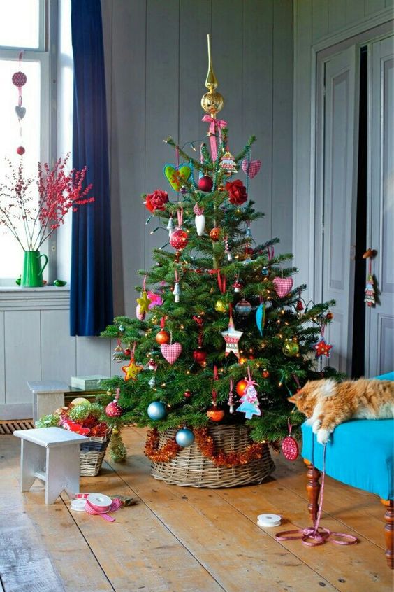 こんなものがクリスマスツリーに お洒落なツリーdiyアイデア7選 Weboo ウィーブー 暮らしをつくる