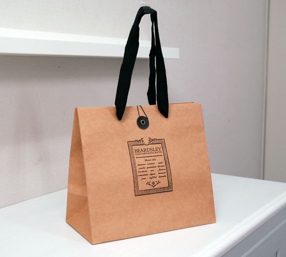 ダイソー紙袋でもok 覚えておきたい 紙袋 を使ったお洒落なラッピング術 選 Weboo ウィーブー 暮らしをつくる