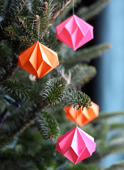 折り紙 オーナメントの作り方 クリスマスにはえる 簡単で立体的な星の折り方を紹介 Weboo ウィーブー 暮らしをつくる